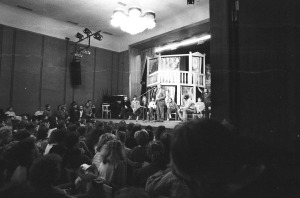 Místo představení beseda s diváky –  v Národním domě, kde tehdy činohra hrála (4)